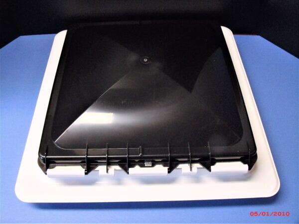 VENT, 14" SELF-SEALING CLAMP STYLE WHITE - Image 2